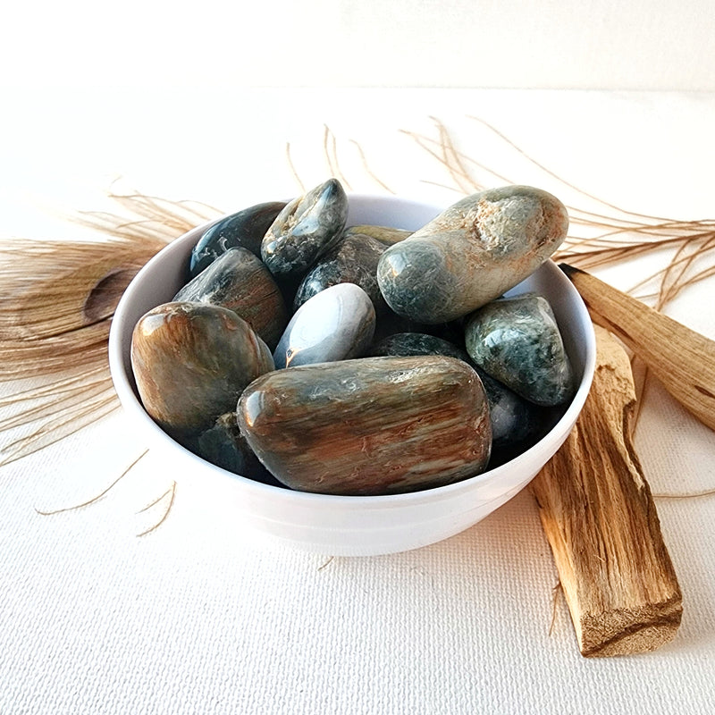 CAT'S EYE tumbled stone for clarity, focus, intuition, self-confidence