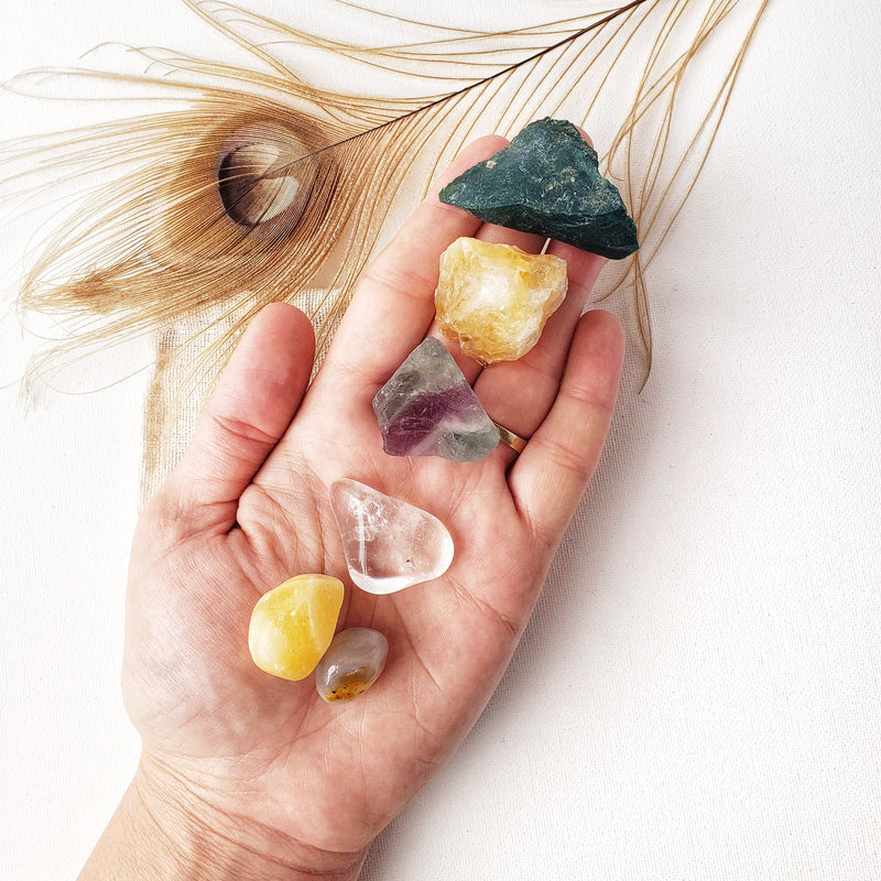 CREATIVITY crystals set for inspiration, focus, personal growth, new ideas. Healing crystals for artists, writers, crafters. Clear Quartz, Yellow Calcite, Bloodstone, Chalcedony, Citrine, Fluorite