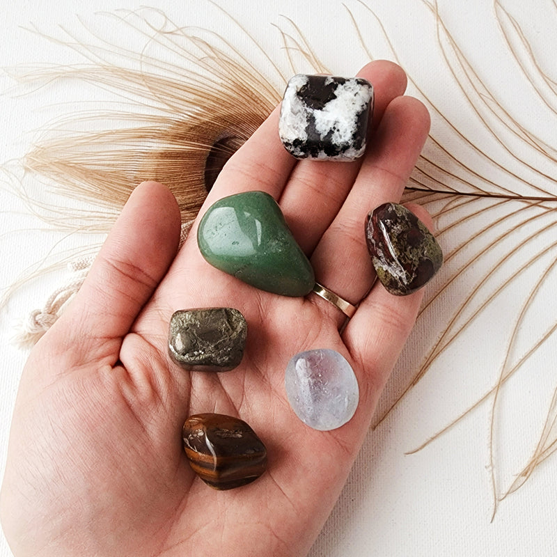 GOOD LUCK crystal set for attracting success, prosperity, wealth, good fortune opportunities, happiness, gambling & lottery luck. Tourmalinated Quratz, Green Aventurine, Pyrite, Tiger's Eye, Celestite, Dragon's Bloodstone.